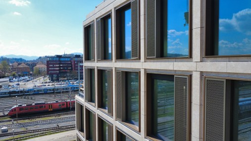 Fém spirálháló fal- és homlokzatburkolathoz - Vilharia Ljubljana