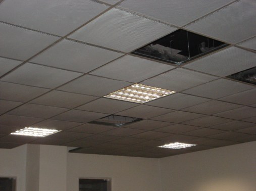 Fém álmennyezetek és álmennyezeti rendszerek - Pozsonyi Téli Stadion