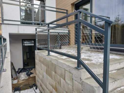 Výplne zábradlí lankovou sieťou - detail referencie Rodinný dom Orava