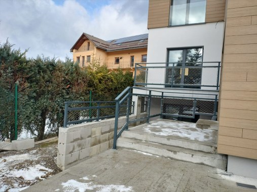 Výplne zábradlí lankovou sieťou - detail referencie Rodinný dom Orava