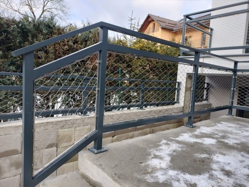 Výplne zábradlí lankovou sieťou - detail referencie Rodinný dom Orava