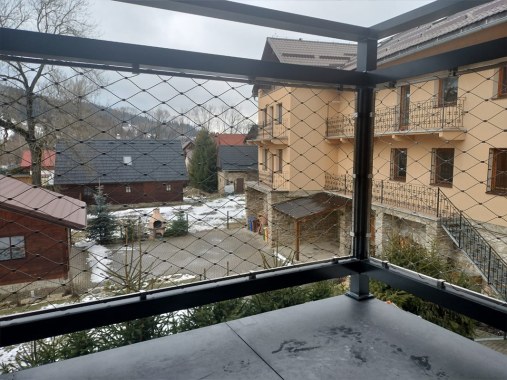 Výplne zábradlí lankovou sieťou - detail referencie Rodinný dom Orava