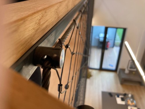 Výplne zábradlí kovovou lankovou sieťou