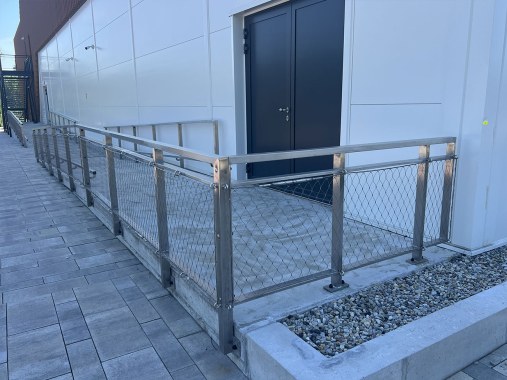 Výplne zábradlí lankovou sieťou - Šport aréna Malacky