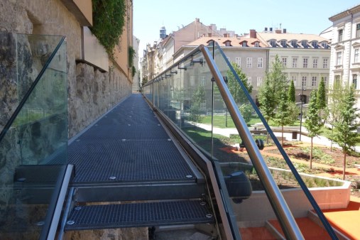 Lankové siete pre zelené fasády a treláže - Park Váci HU