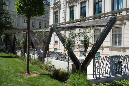 Lankové siete pre zelené fasády a treláže - Park Váci HU