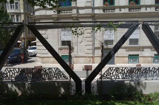 Lankové siete pre zelené fasády a treláže - Park Váci HU