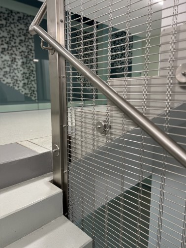 Railings and balconies from metal wire mesh - Guthaus