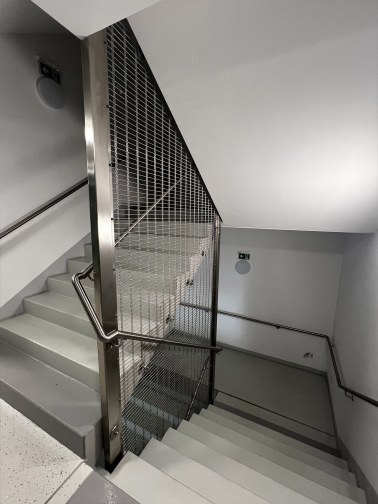 Railings and balconies from metal wire mesh - Guthaus