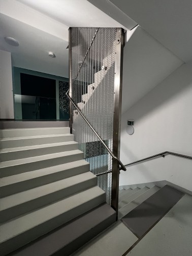 Railings and balconies from metal wire mesh - Guthaus