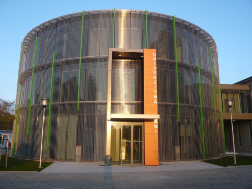 Wire meshes and metal woven mesh for facades and wall coverings - University Library of Nitra