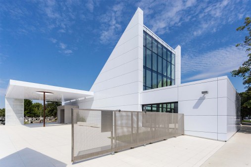 Spiral metal mesh for railing fillings and partition walls - Funeral house Trebišov