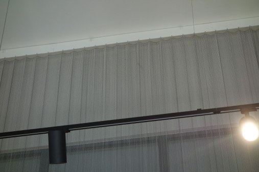 Metal spiral mesh for wall cladding and curtains - Hotel Talki