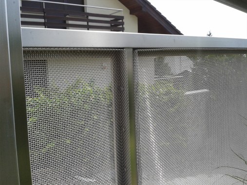 Woven metal wire mesh for railings - residential house