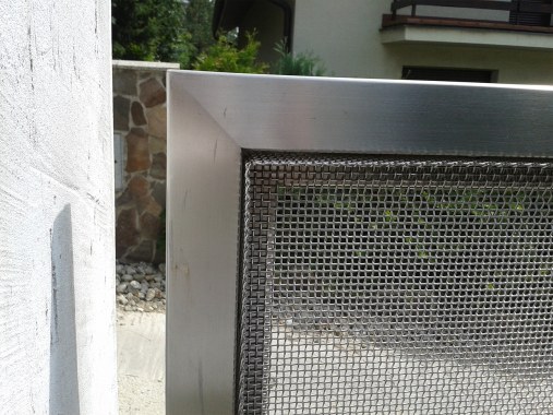 Woven metal wire mesh for railings - residential house