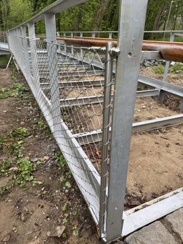 Wire mesh railings - footbridge Železná studienka
