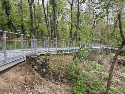 Wire mesh railings - footbridge Železná studienka