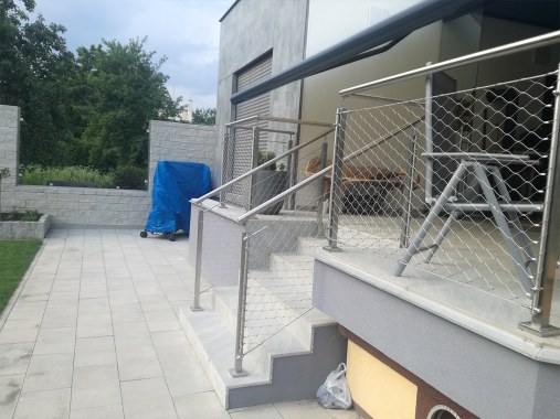Wire mesh railings - residential house