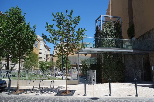 Wire mesh for green facades and trellises - Park Váci HU