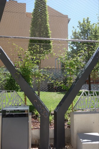 Wire mesh for green facades and trellises - Park Váci HU