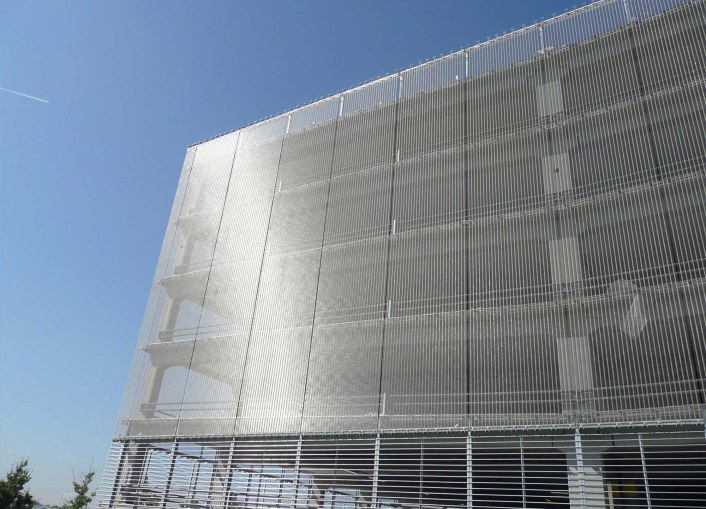 Metal facade - wire mesh - example of use