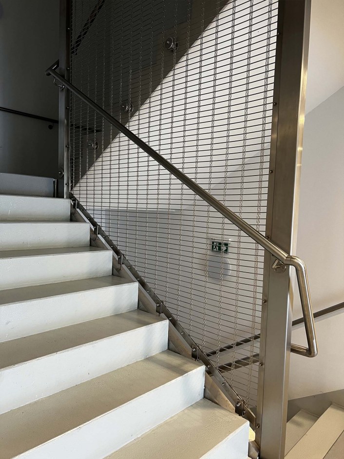 Railing fencing using woven wire