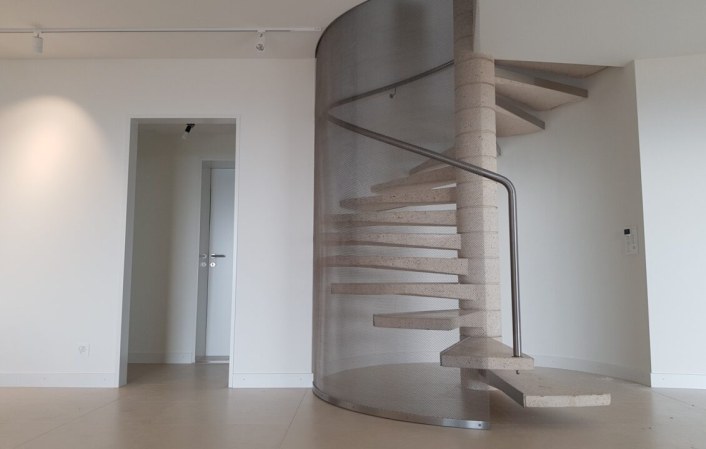 Spatial zoning of space using metal systems